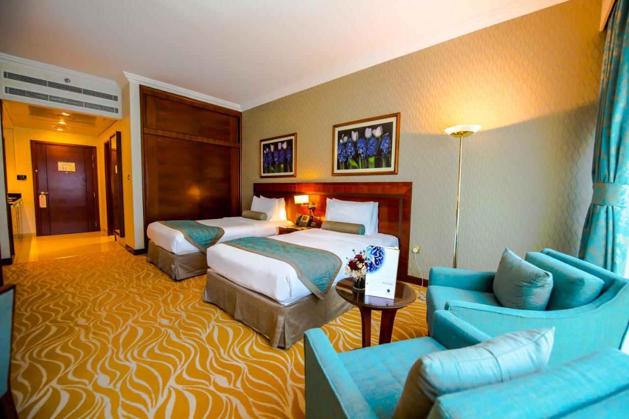 Grand Mercure Majlis Residences Абу Даби Екстериор снимка A room at the hotel