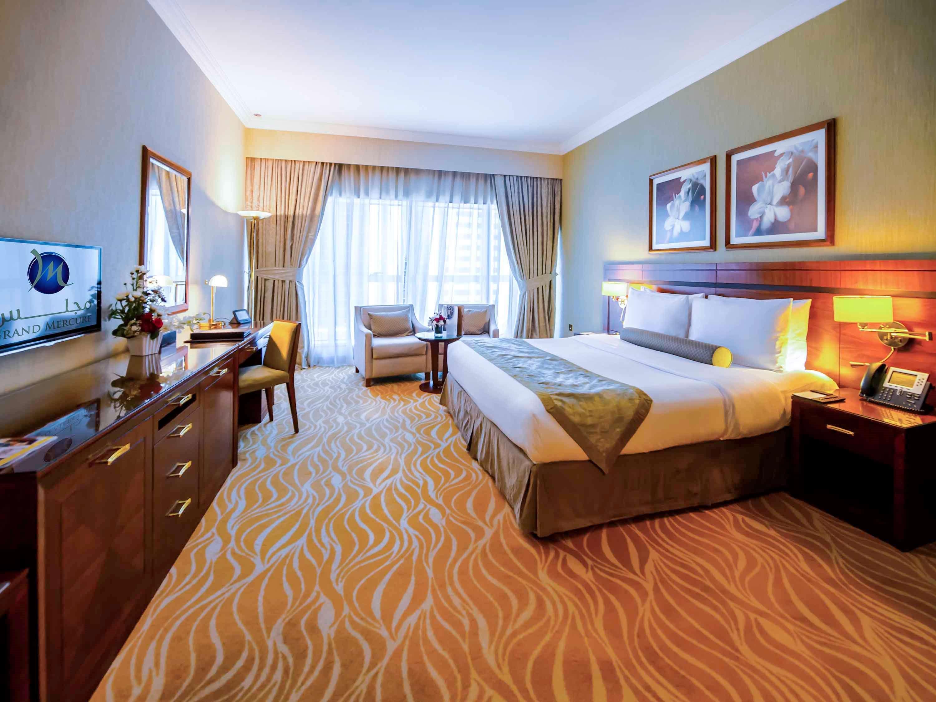 Grand Mercure Majlis Residences Абу Даби Екстериор снимка A room at the Jumeirah Creekside Hotel