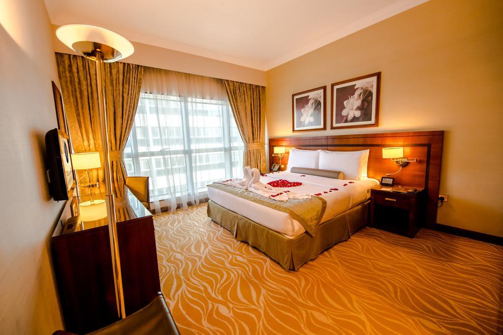 Grand Mercure Majlis Residences Абу Даби Екстериор снимка
