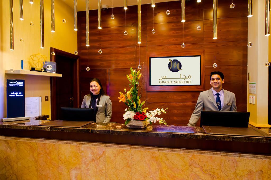 Grand Mercure Majlis Residences Абу Даби Екстериор снимка