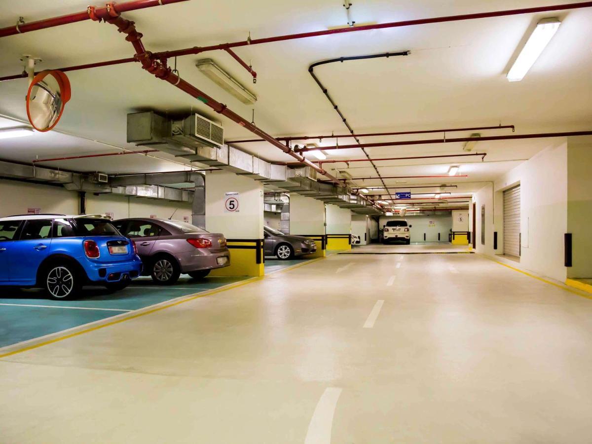 Grand Mercure Majlis Residences Абу Даби Екстериор снимка The car park